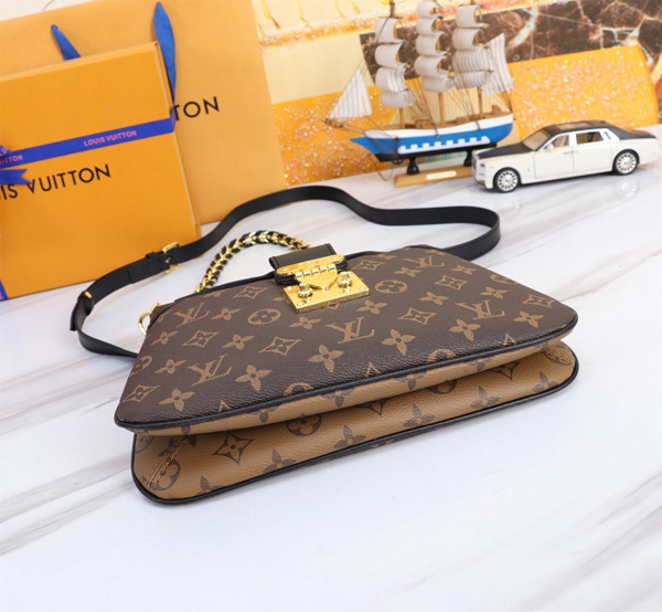 ルイヴィトンバッグ内部構造